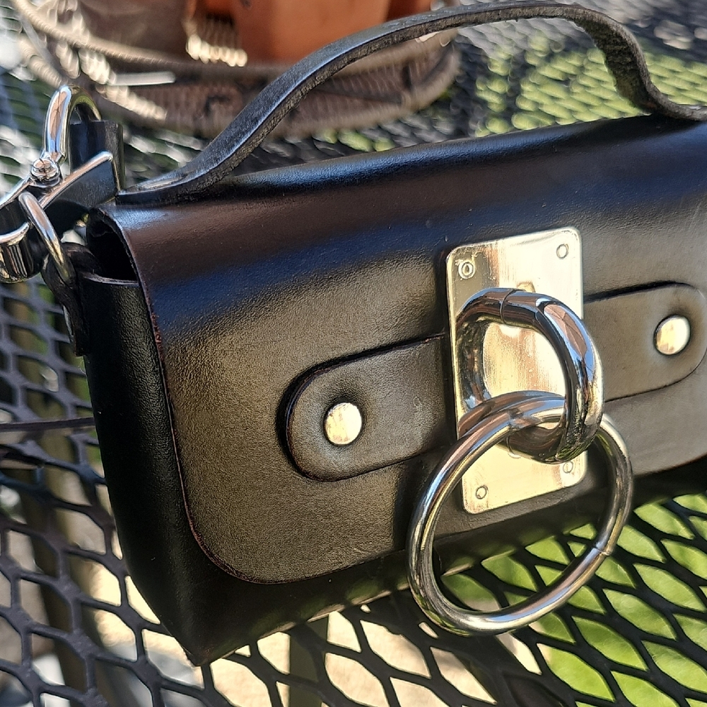 Zana Bayne Black Leather Crossbody Bag with Cuff Bracelet - Picture 4 of 12